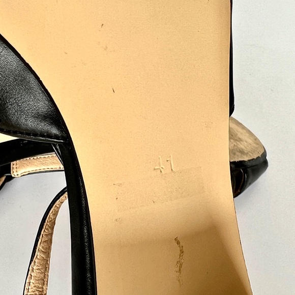 Black leather, chunky heel, peep toe T-strap pump. Pin-up 50’s style dance heel - Picture 10 of 16